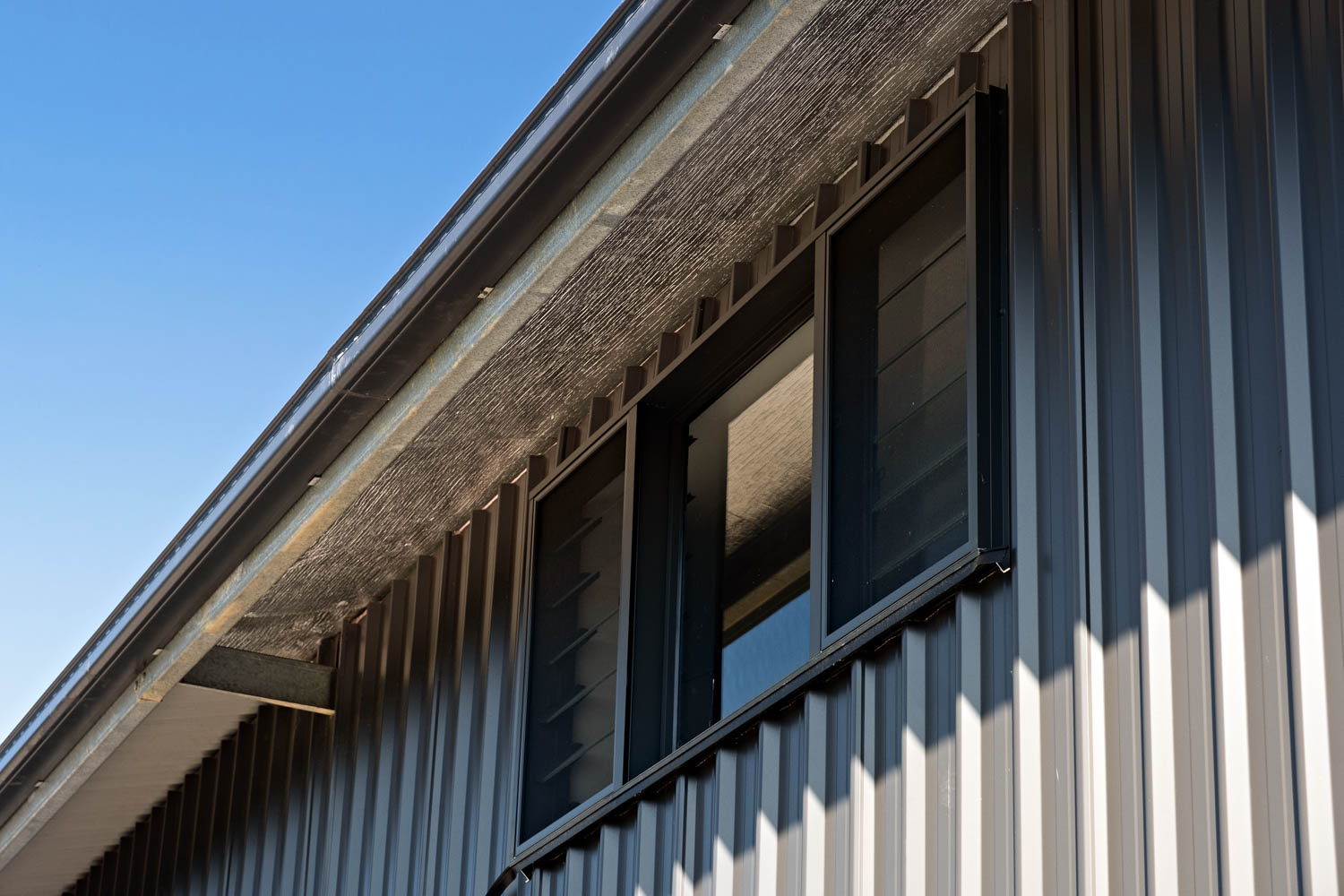 600mm eaves shed