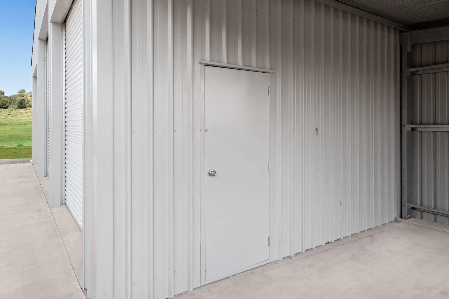 Larnec PA Door — A Serious Farm Shed in Geham
