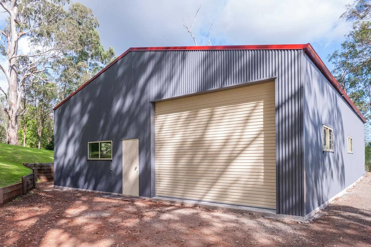 Stunning COLORBOND® Colours — Acreage Shed Complements Country Life