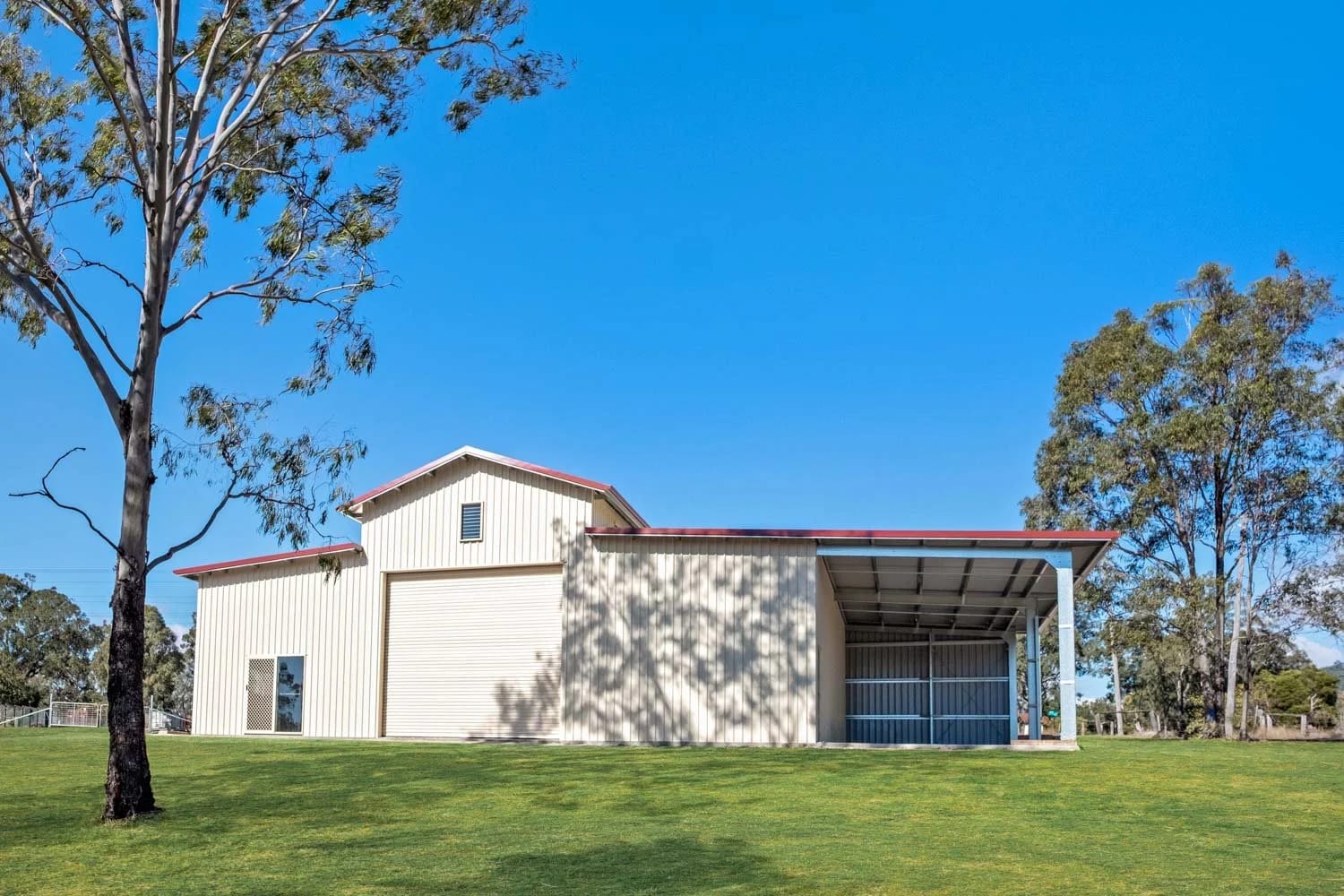 Three Bay Design — An American Barn in the Australian Country