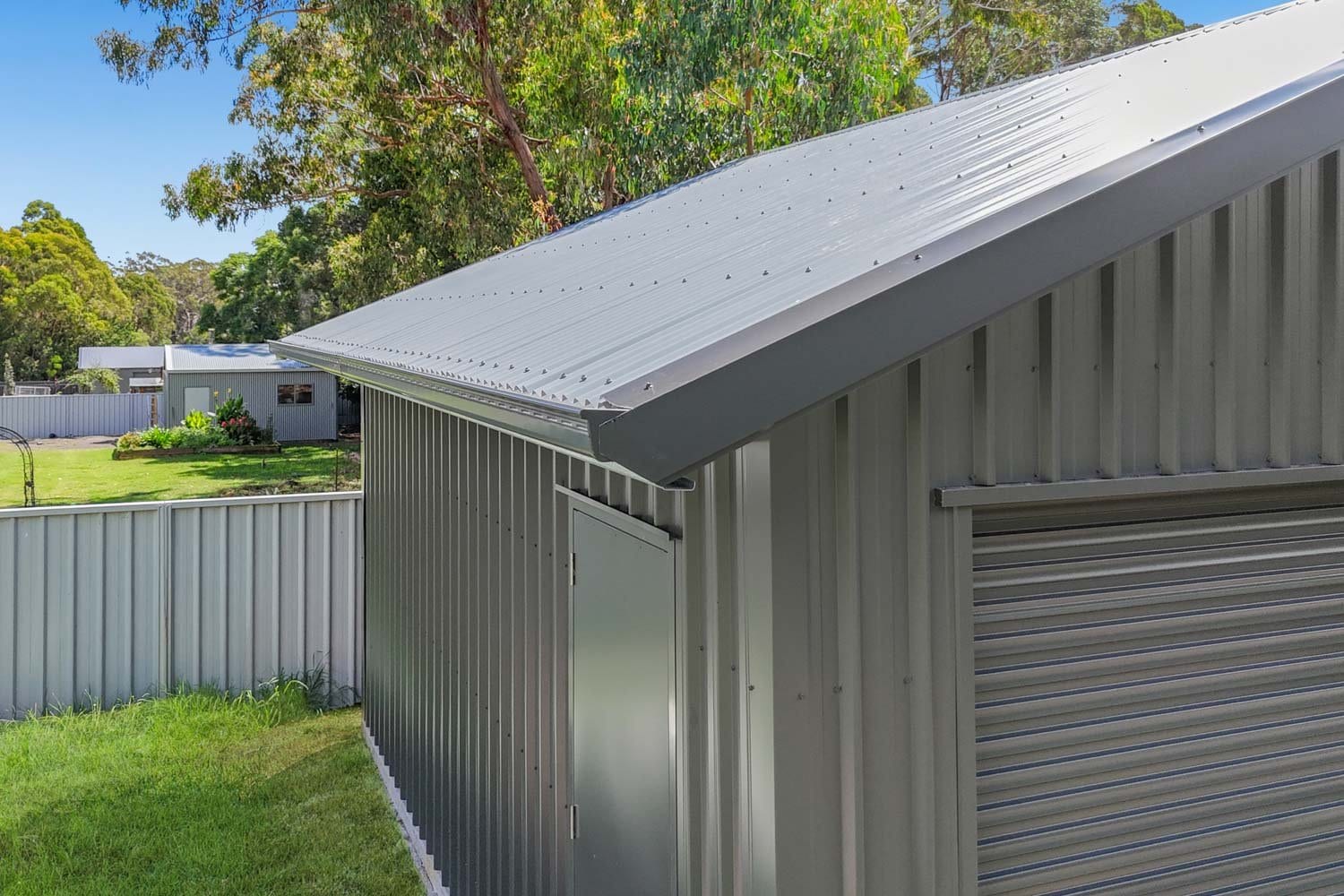450mm Eaves on All Four Sides — A Hampton Garage Shed