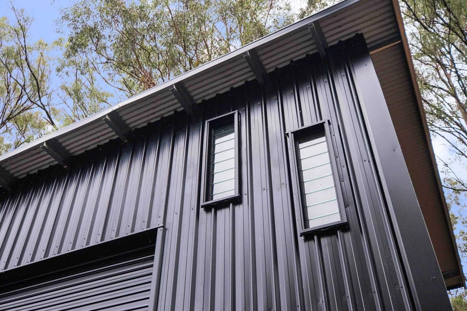 COLORBOND® Materials and BlueScope Steel — Jimboomba Shed in ‘Night Sky’