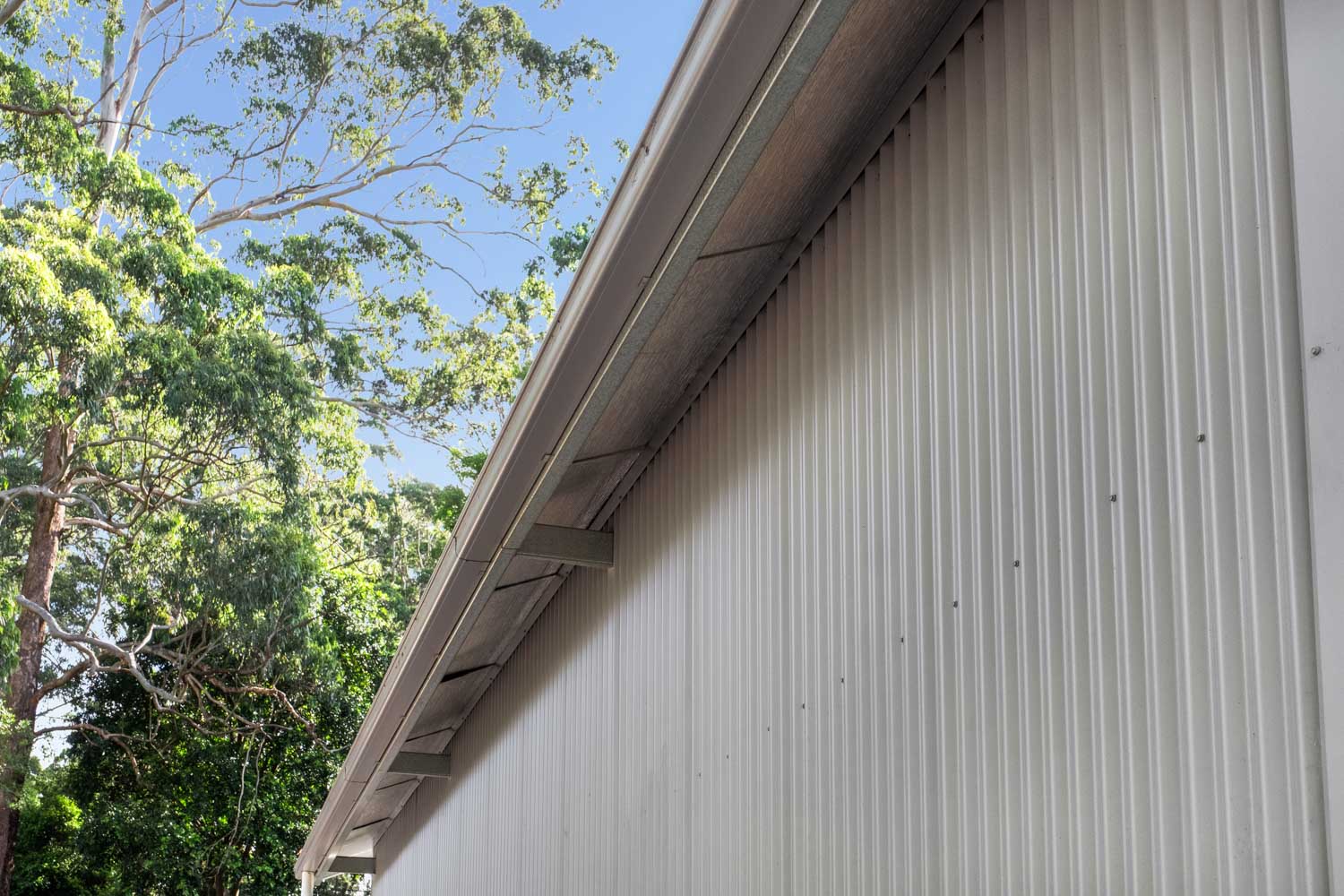 450mm eaves on shed