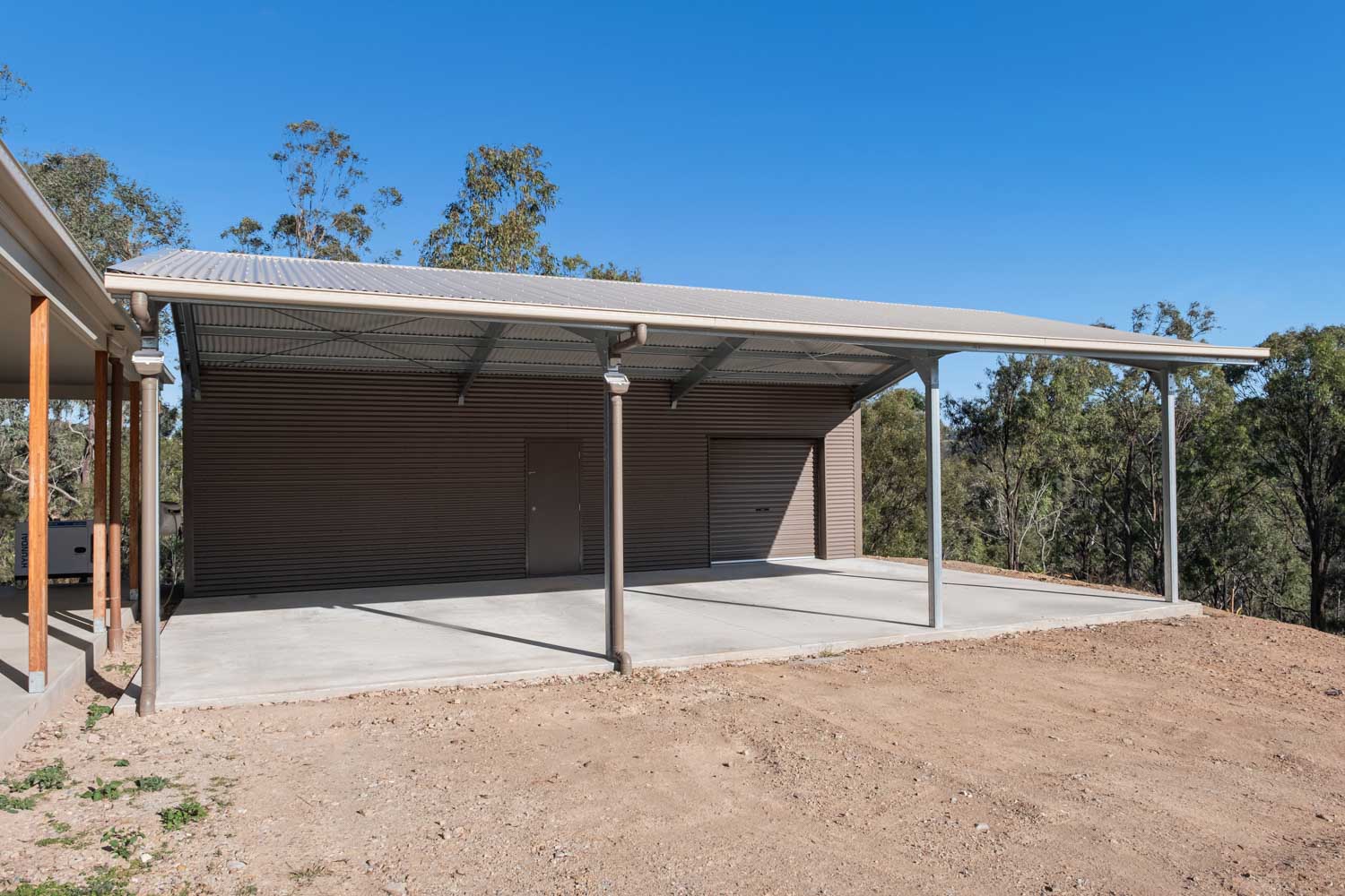 450mm eaves on rural shed
